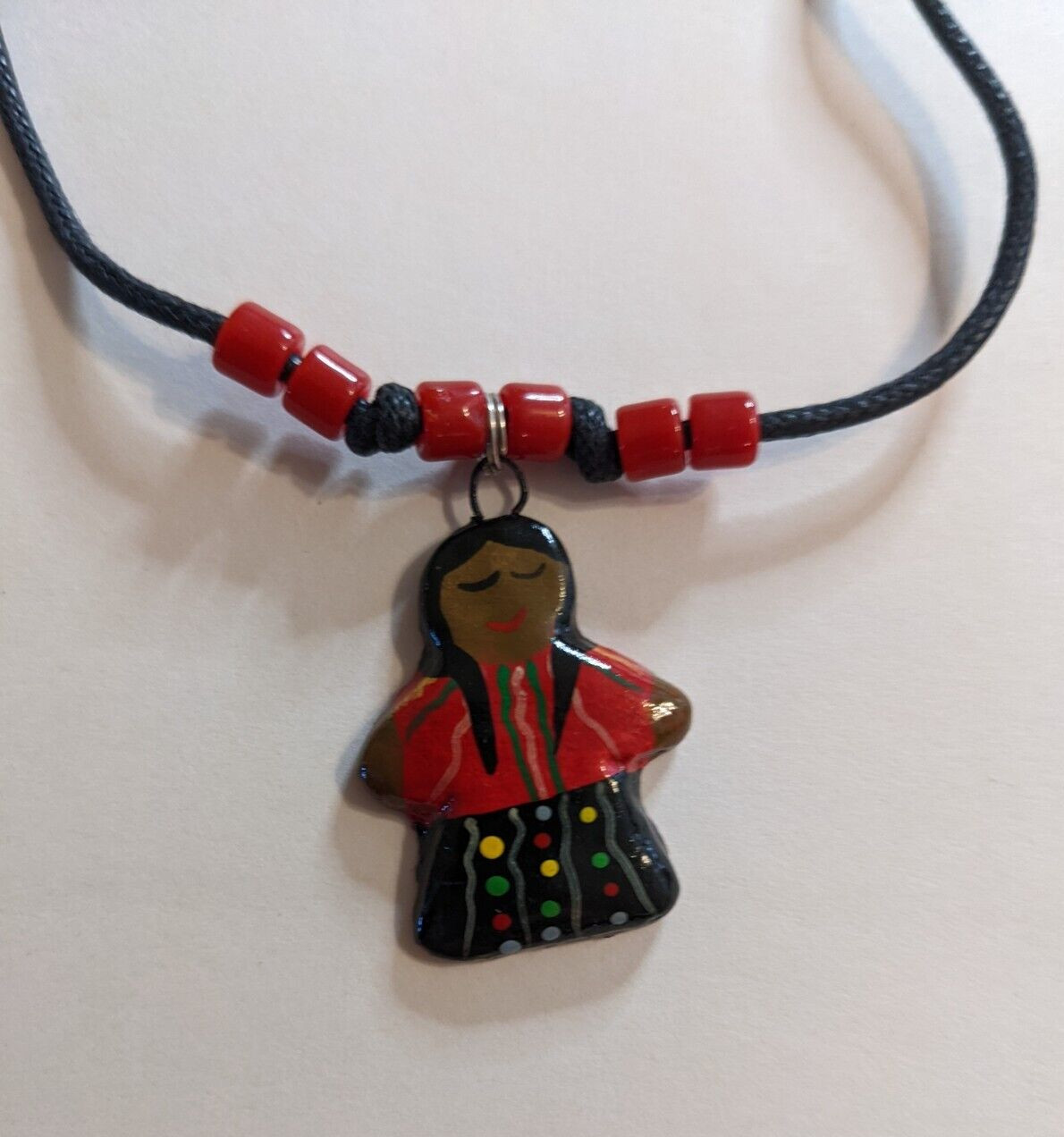 VINTAGE HANDPAINTED ETHNIC ART CHARM BEAD GIRL NECKLACE LATIN AMERICAN AFRICAN
