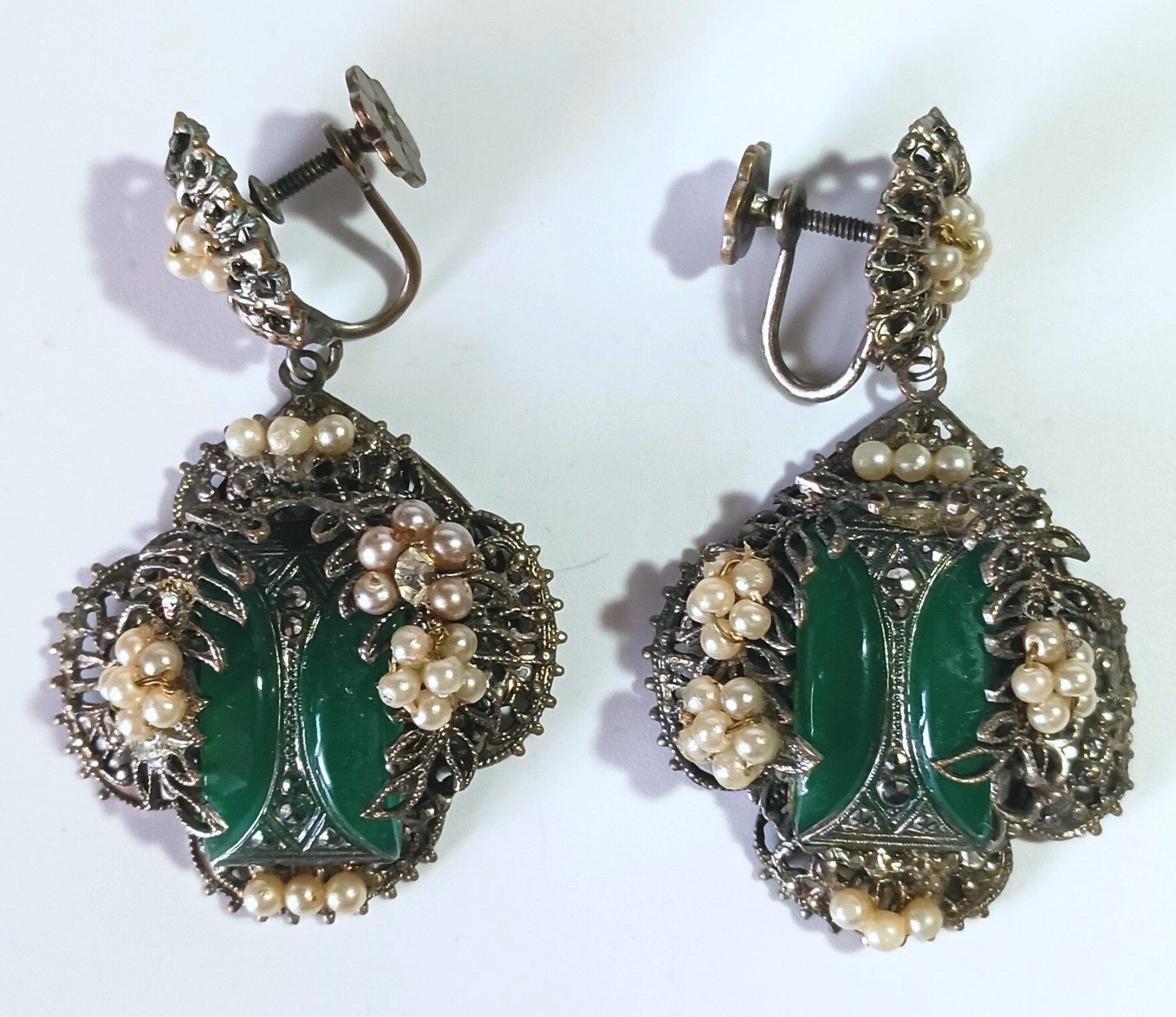 Vtg (Antique?) Screwback Filigree Dangle Earrings: Faux Pearls, Marcasite, Jade?
