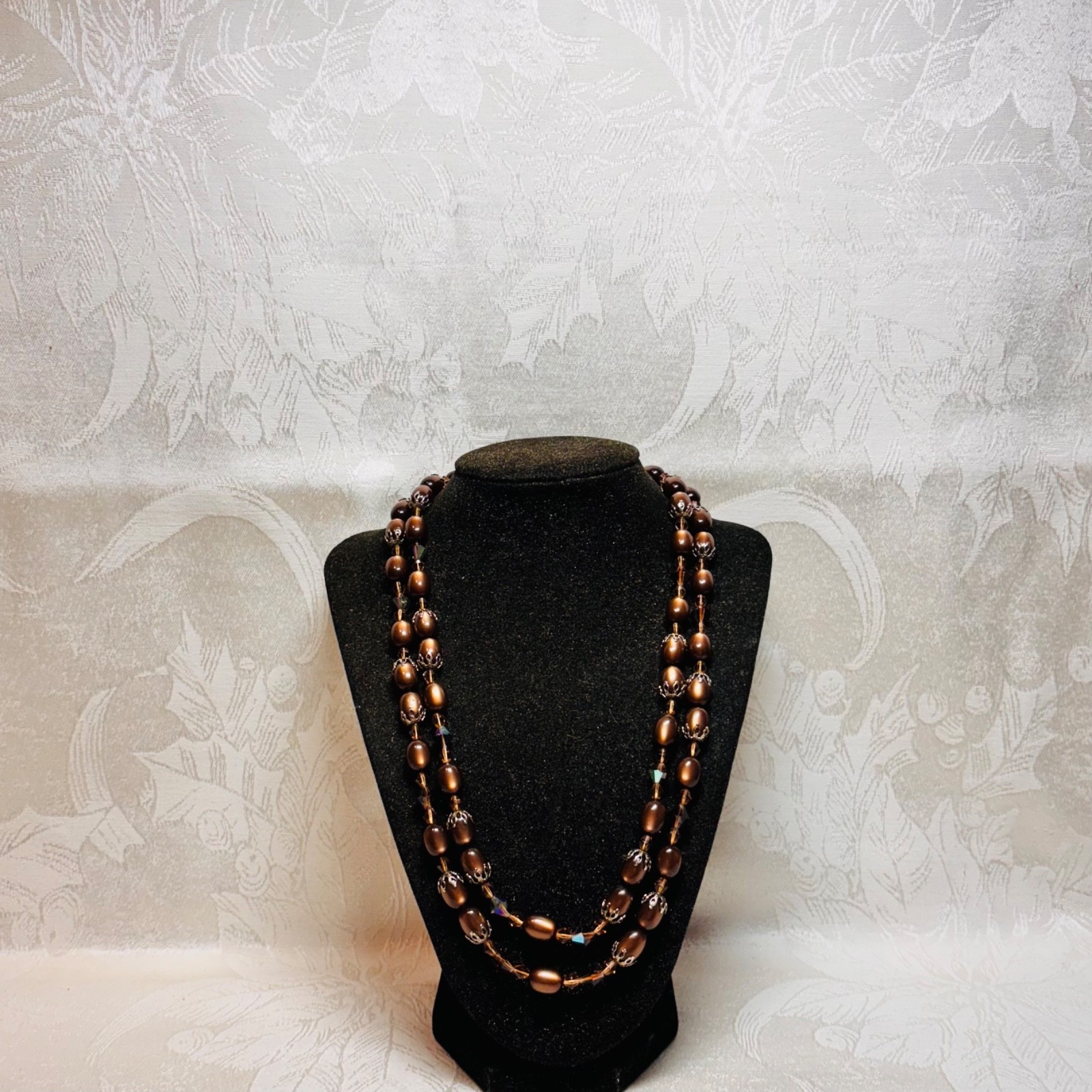 NECKLACE vintage brown acrylic ovals AB faceted beads hidden box clasp 20 1/2″ c