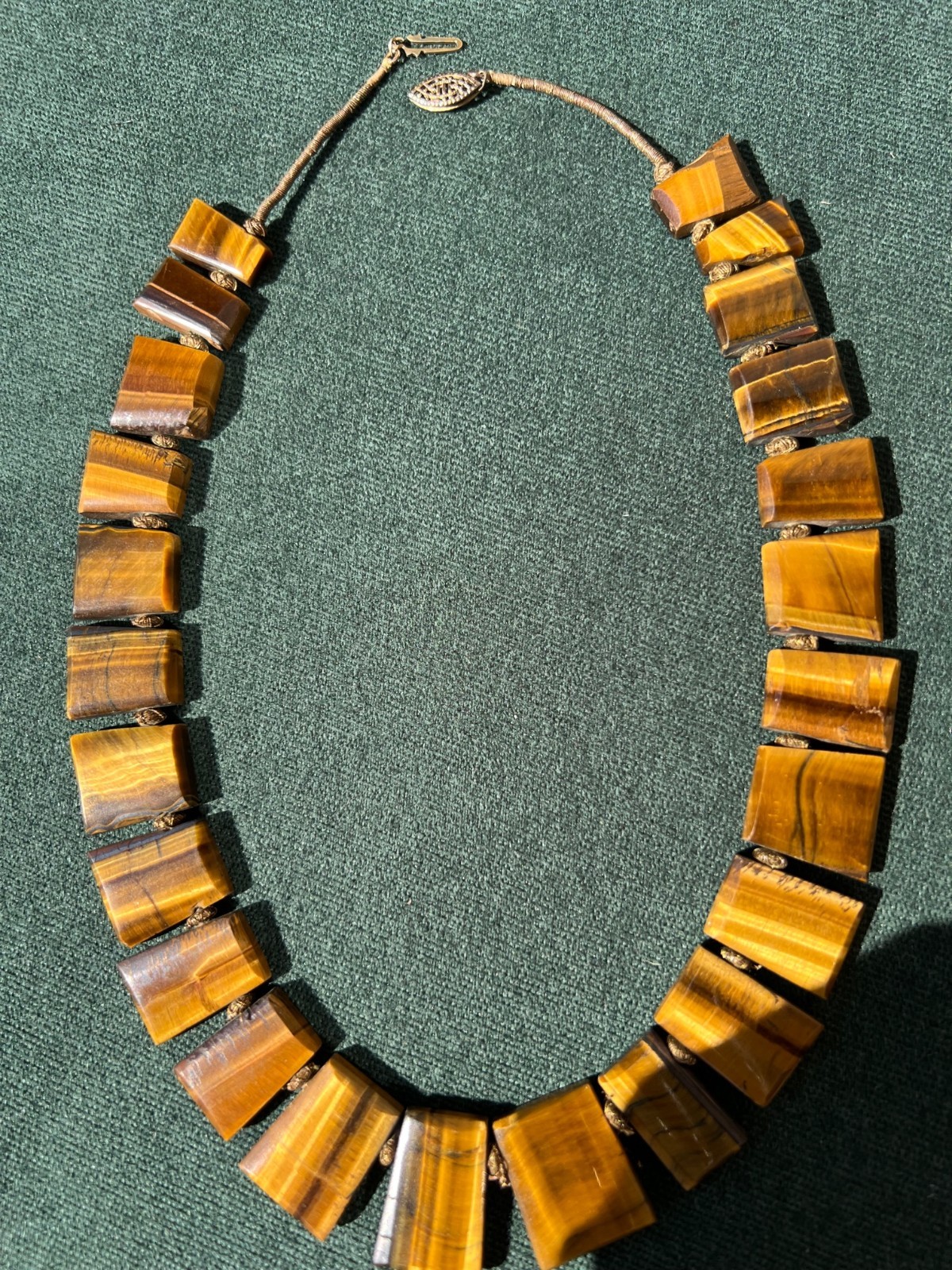 16.5″ Tiger’s Eye Hand Knotted Fan Necklace with Unknown Metal Clasp 63 grams