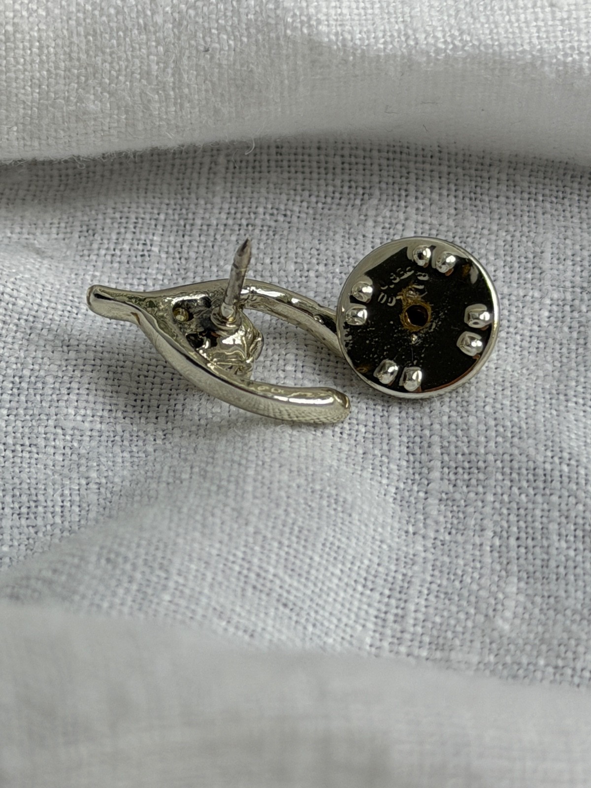 vintage silver tone lucky equestrian horseshoe and faux pearl pin with pin back