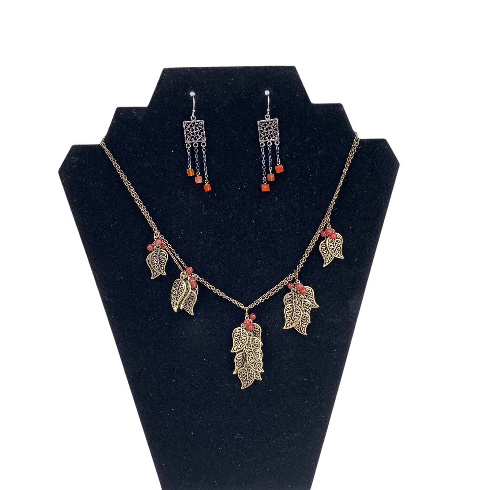 Costume Jewelry Lot of 4 with Assorted Colors/Sizes Necklaces