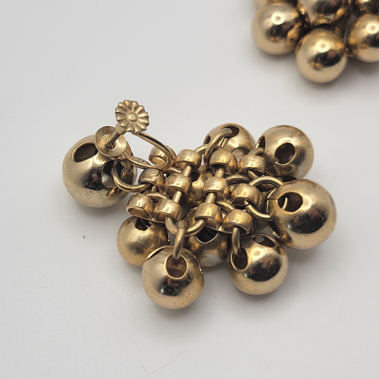Vtg Napier Gold Tone Beaded Earrings Statement Screw Back Dangle Cluster Beads