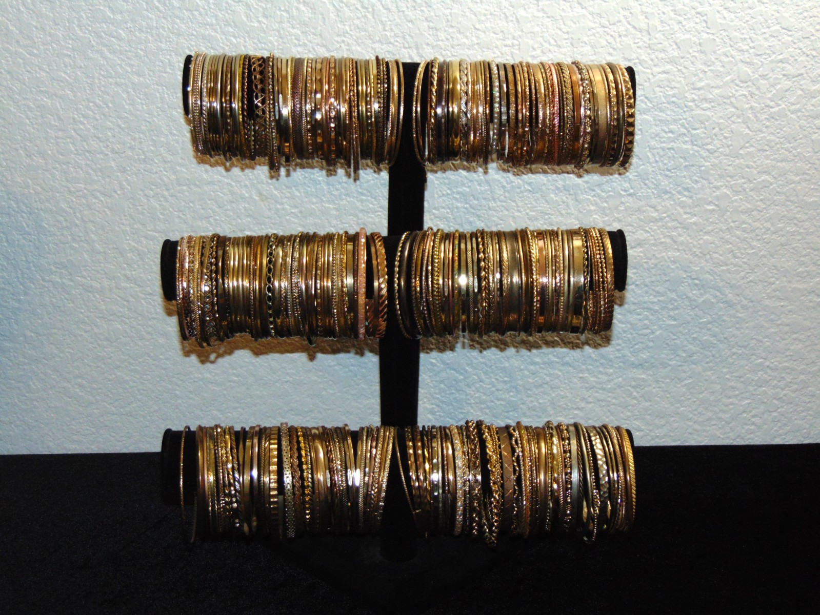 4 Pound Gold Tone Vintage & Modern Assorted bracelet/bangle lot