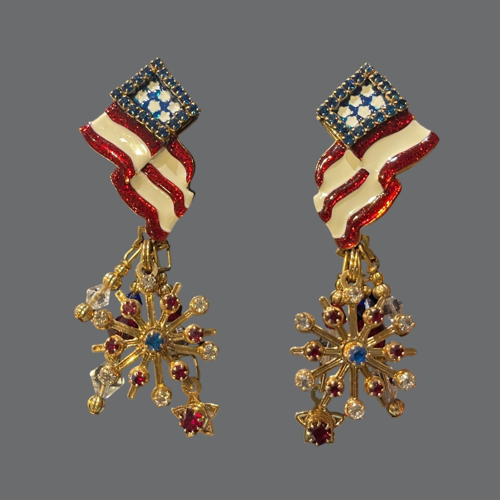 3D Vintage Fourth Of July Lunch At The Ritz American Flag Earrings Rare HTF