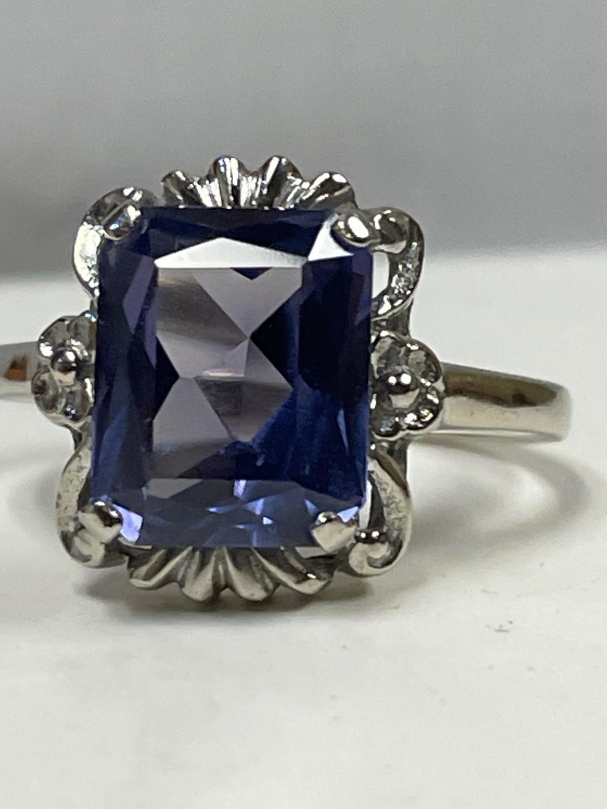 Schmitz Moore & Co. (SMCO) 10k Gold Ring, Blue-Violet Gemstone, Art Deco Era