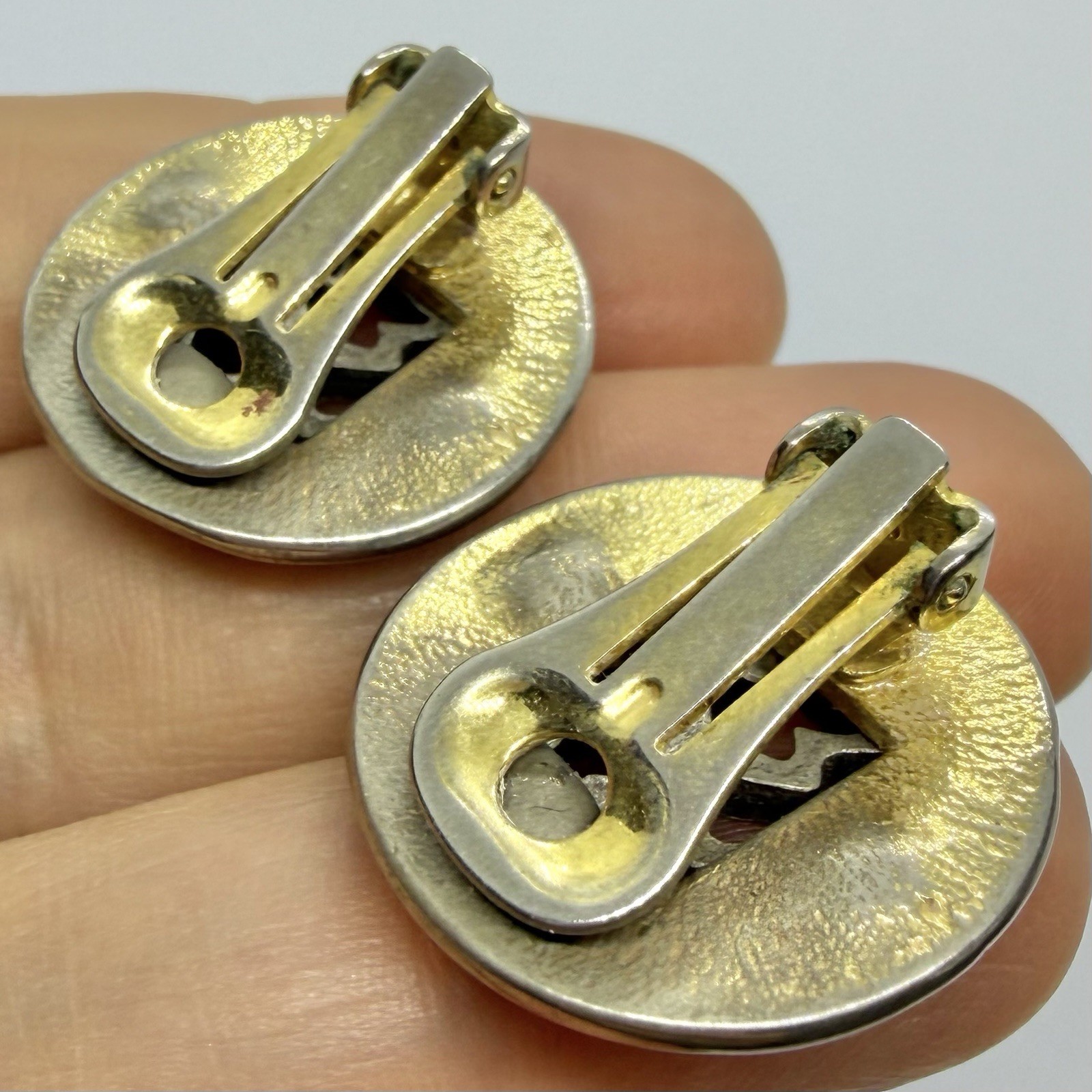 Vtg Ethnic Two-tone Round Button Earrings Clip-on