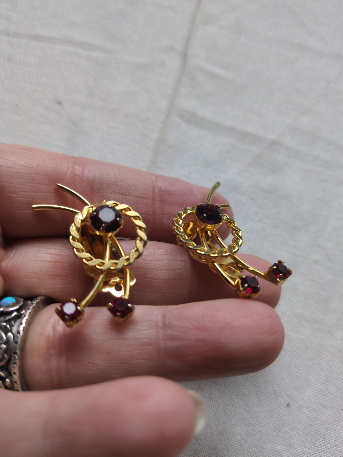 Vintage Gold Tone Garnet Rhinestone Clip On Earrings