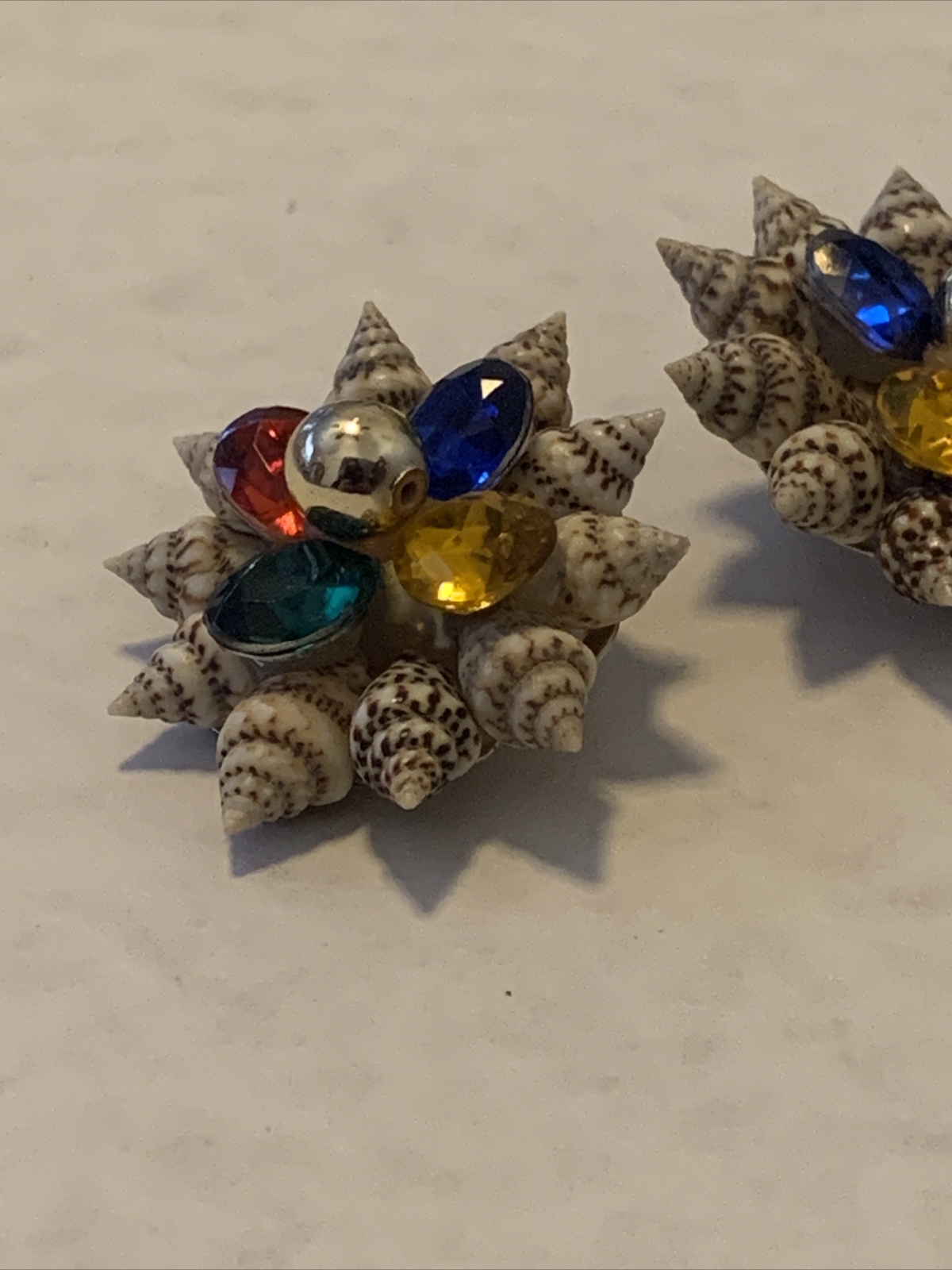 Vintage SHELL Multicolor Rhinestone Cluster Starburst Art Earrings Beach Clip