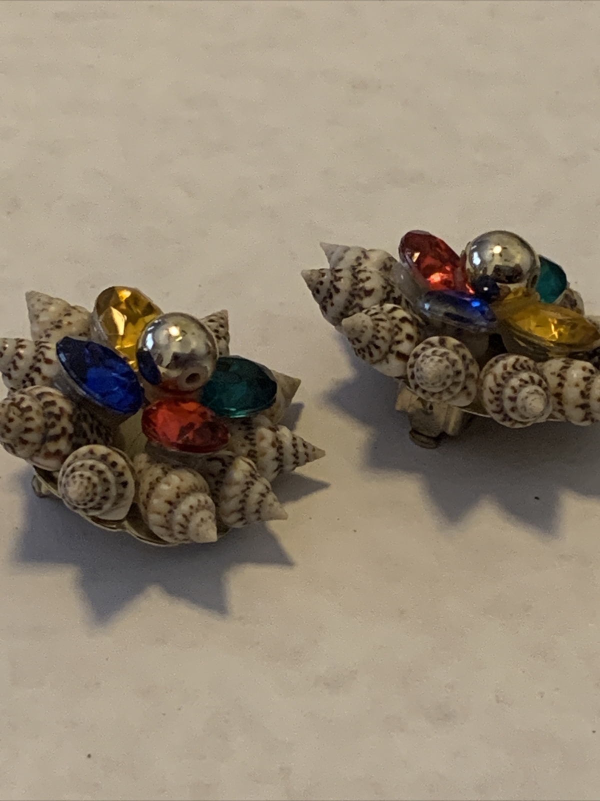 Vintage SHELL Multicolor Rhinestone Cluster Starburst Art Earrings Beach Clip