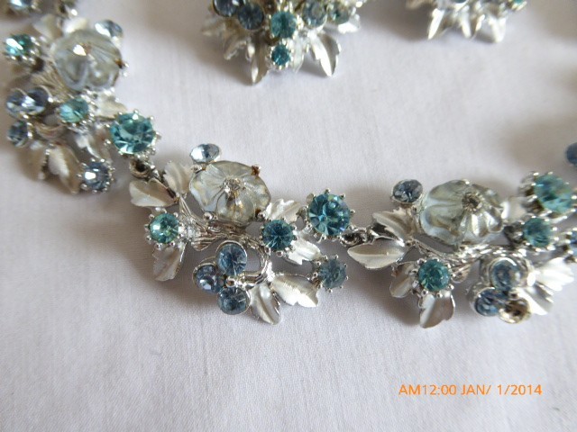 FABULOUS FLORENZA ART GLASS ENAMEL RHINESTONE NECKLACE EARRINGS SET