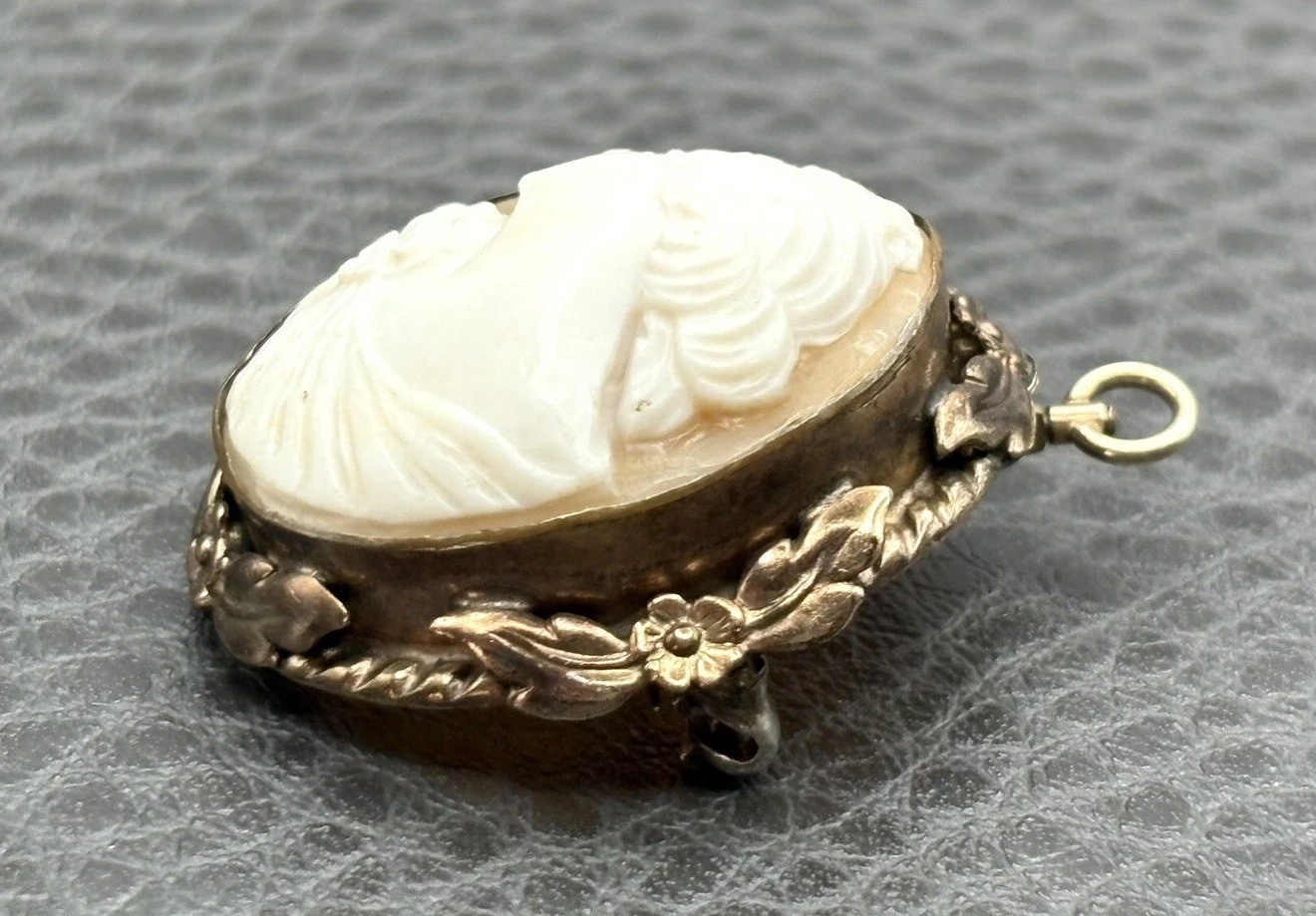 Vintage Left Facing 12K Gold Filled Floral Repousse Shell Cameo Pendant Brooch
