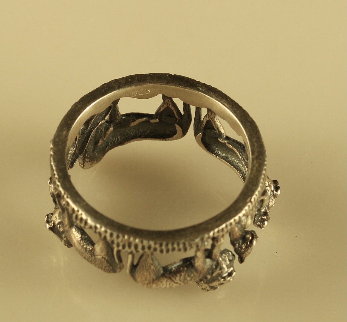 Vtg Sterling Signed 925 Detailed Pride of Lions and Cubs Animals Ring Band 7 1/2