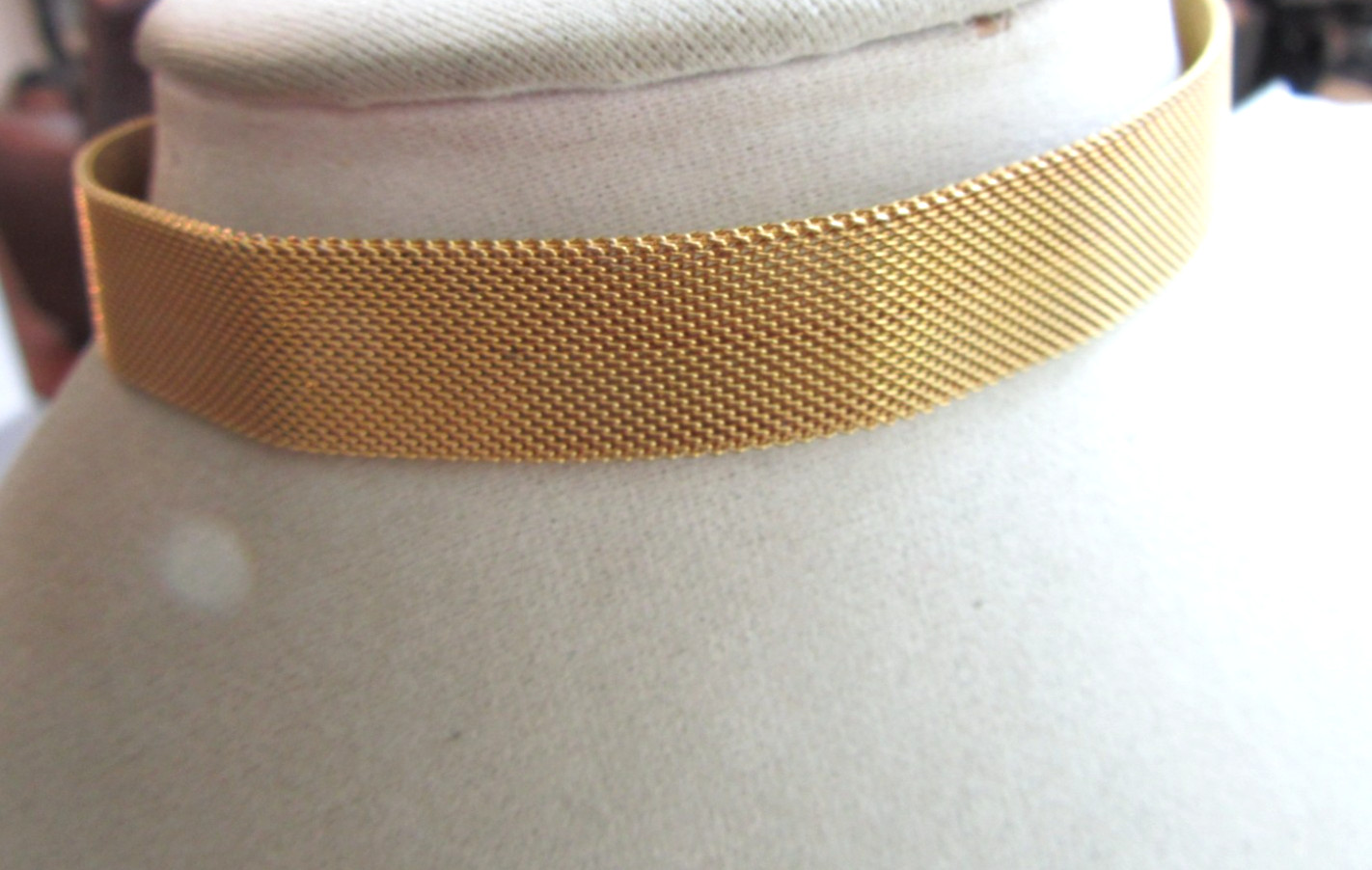 Vintage gold tone Mesh link choker necklace – approx. 11″ long