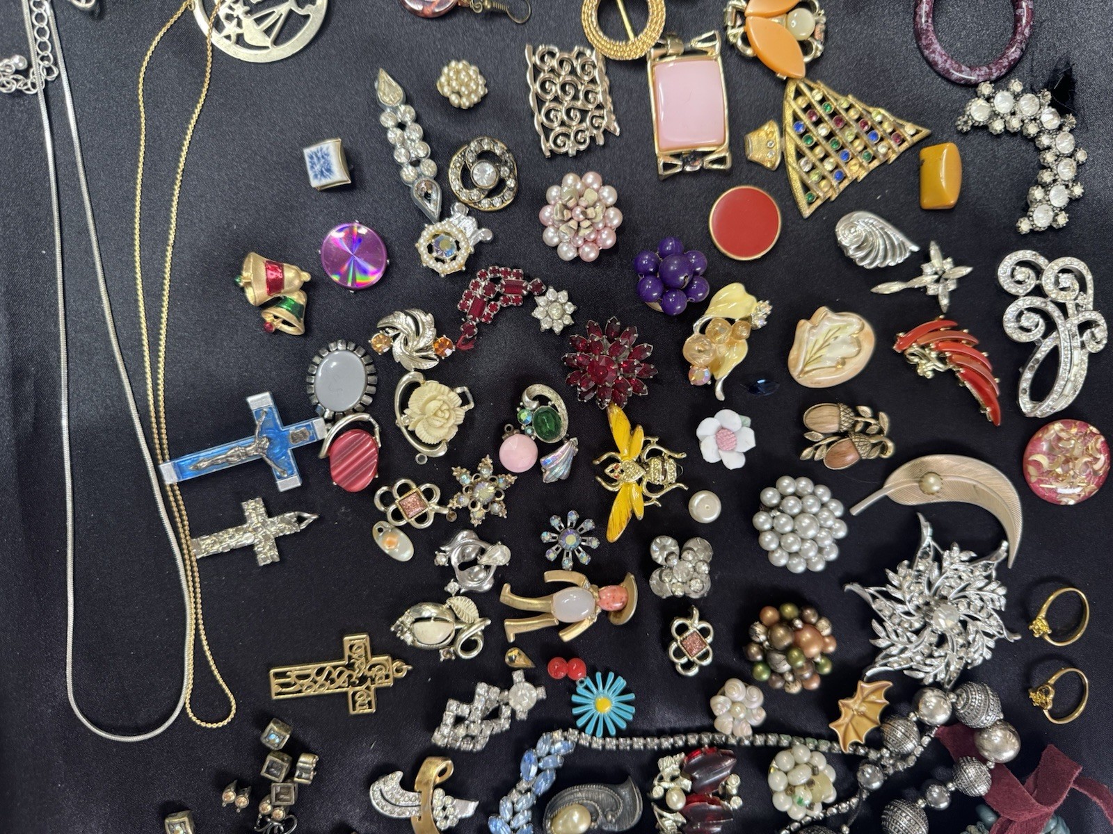 Vintage Broken Jewelry Lot Rhinestone Craft Wear Repair Harvest 1lb 15oz