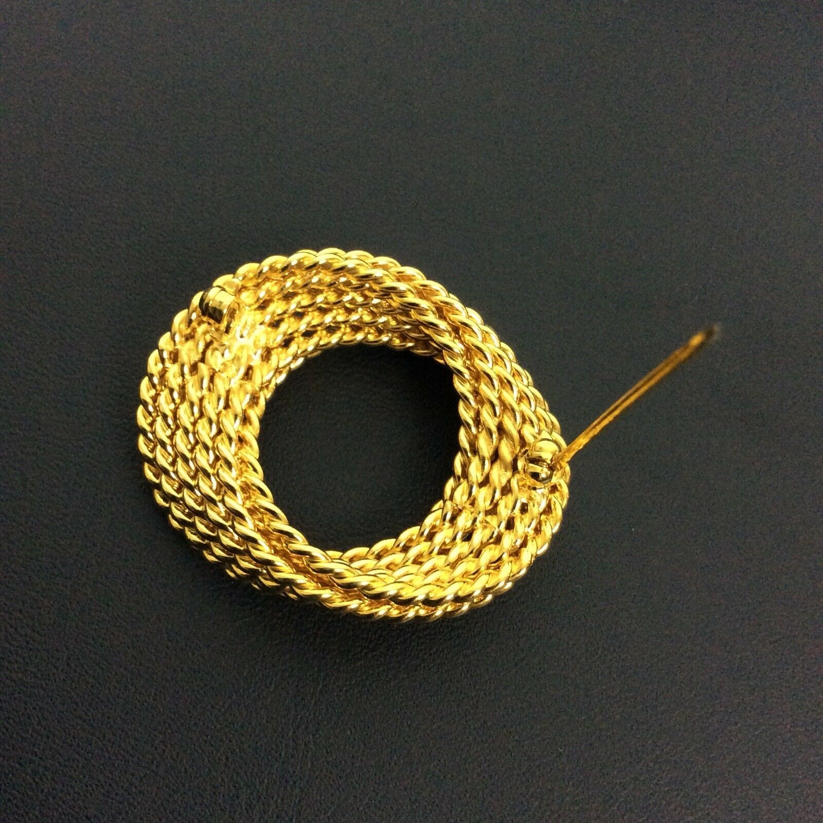 Vintage 80s Goldtone Twisted Braided Oval Brooch Lapel Pin Metal Alloy