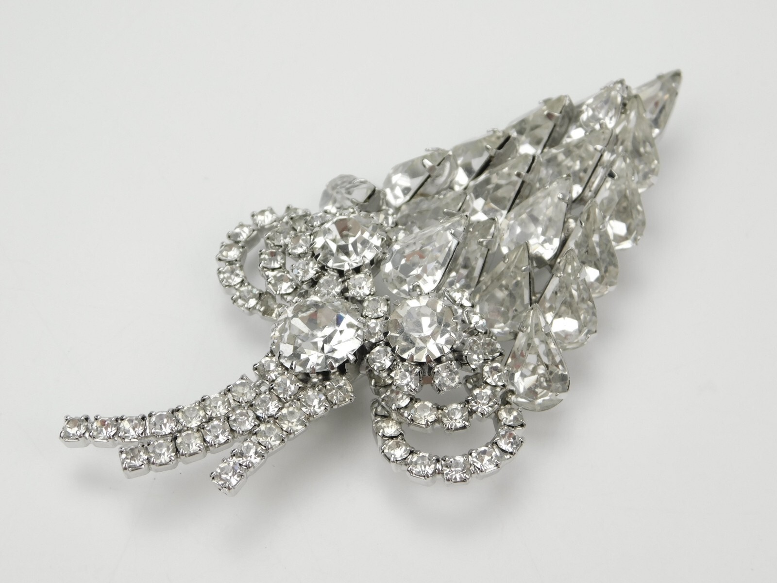 HIGH END Clear Glass Rhinestone 3D Effect Statement Brooch 4″ Unsigned Designer