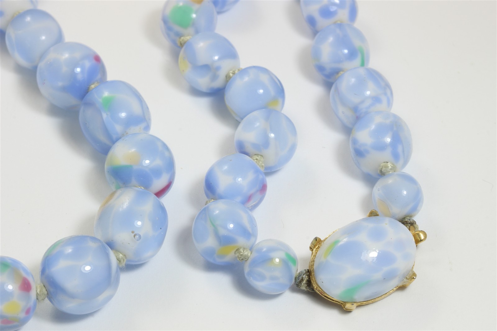 Vintage Mid Century Hand Knotted Blue Confetti Art Glass Bead Necklace 21″ 12mm