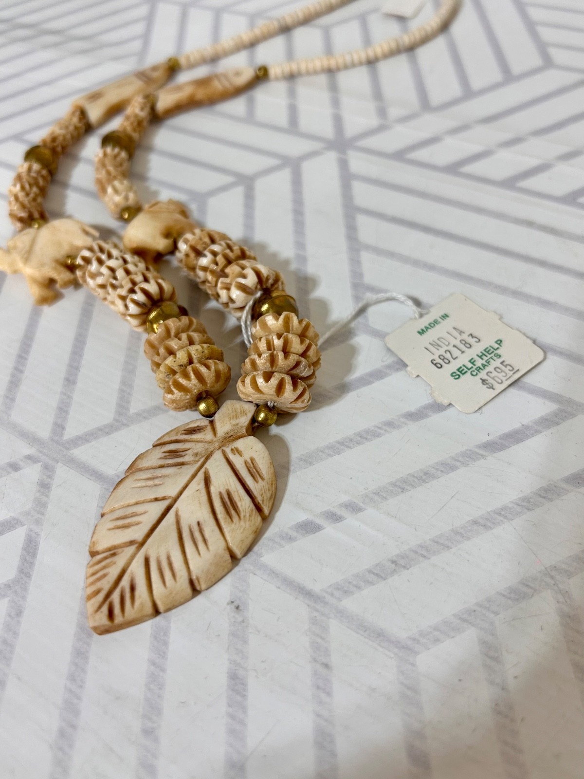 NWT Archana Hand made Vintage Chunky Elephants African Tribal Resin Necklace