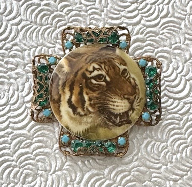 Vintage handcrafted tiger transfer cameo brooch w/ filigree & rhinestone brooch