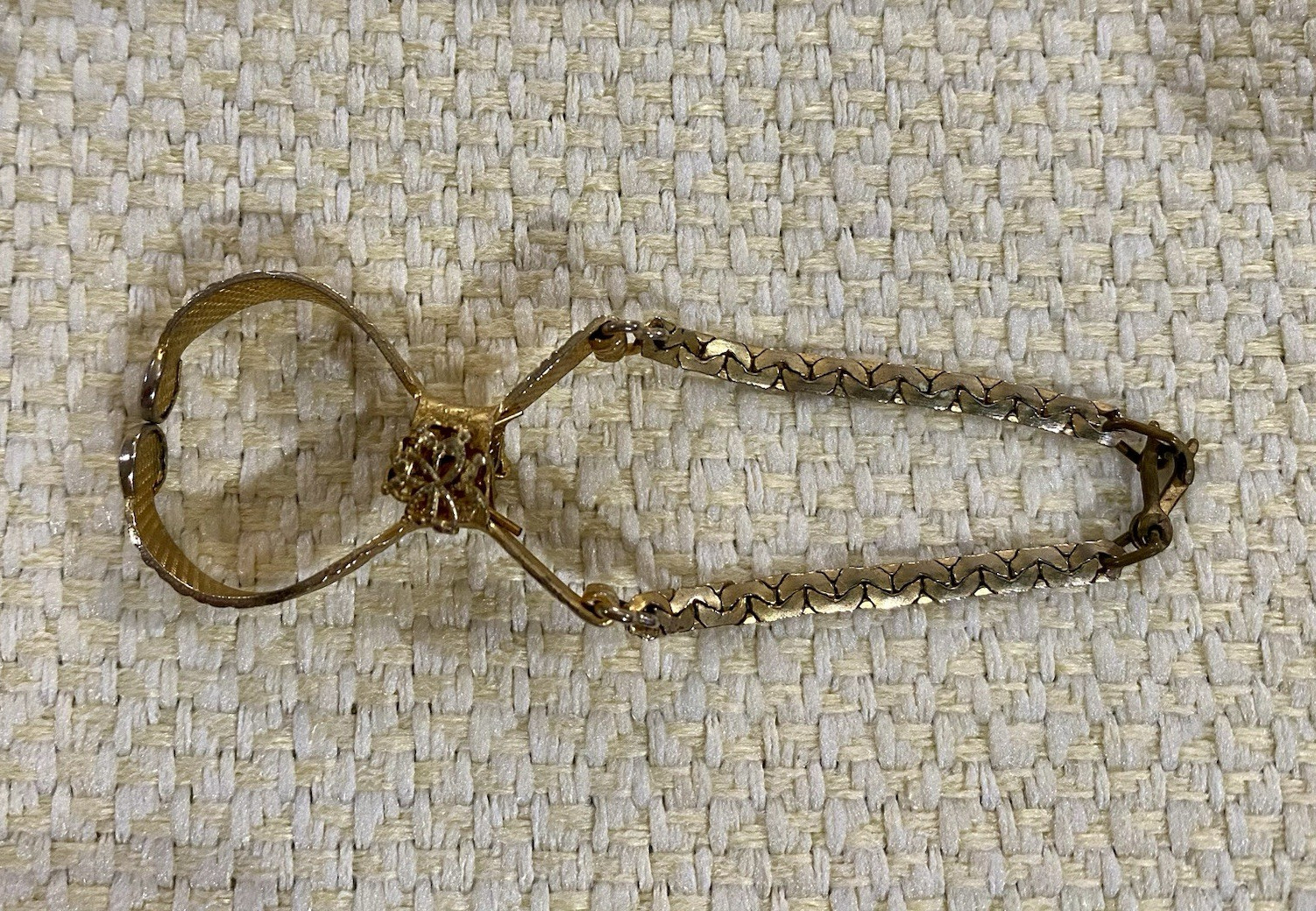 MCM Vintage Women’s Gold Tone Metal Glove Clip, No Stones