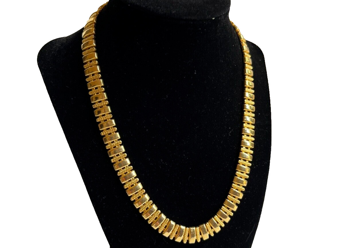 Napier Necklace Gold Tone Collar Chunky 18″ Pat 4774743 Vintage Textured Signed