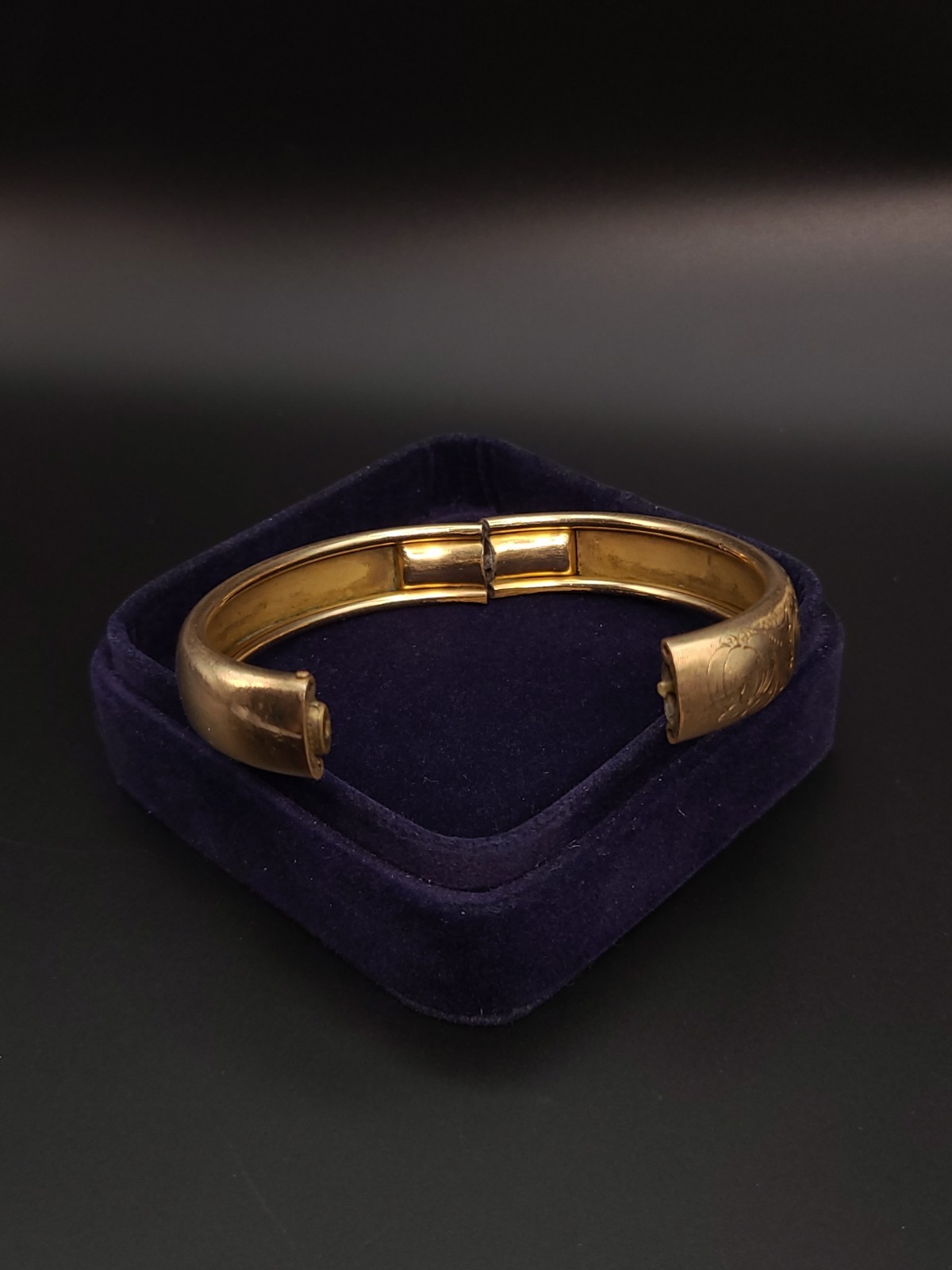 Antique Victorian Gold Filled Engraved Floral Hinged Bangle Bracelet 18cm