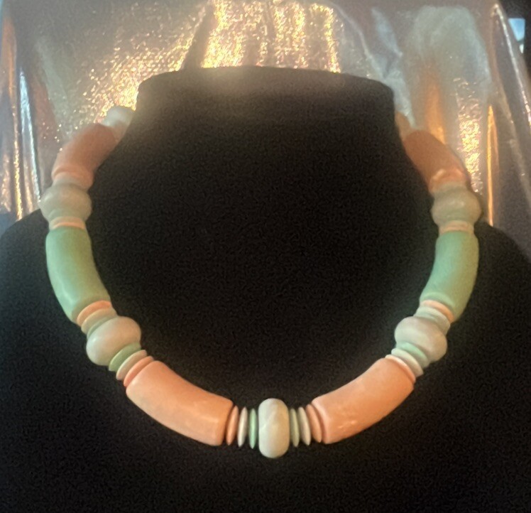 Vintage Avon Sun Bleached Chunky Necklace/Looks Like It Is Made Of Clay W/swirls