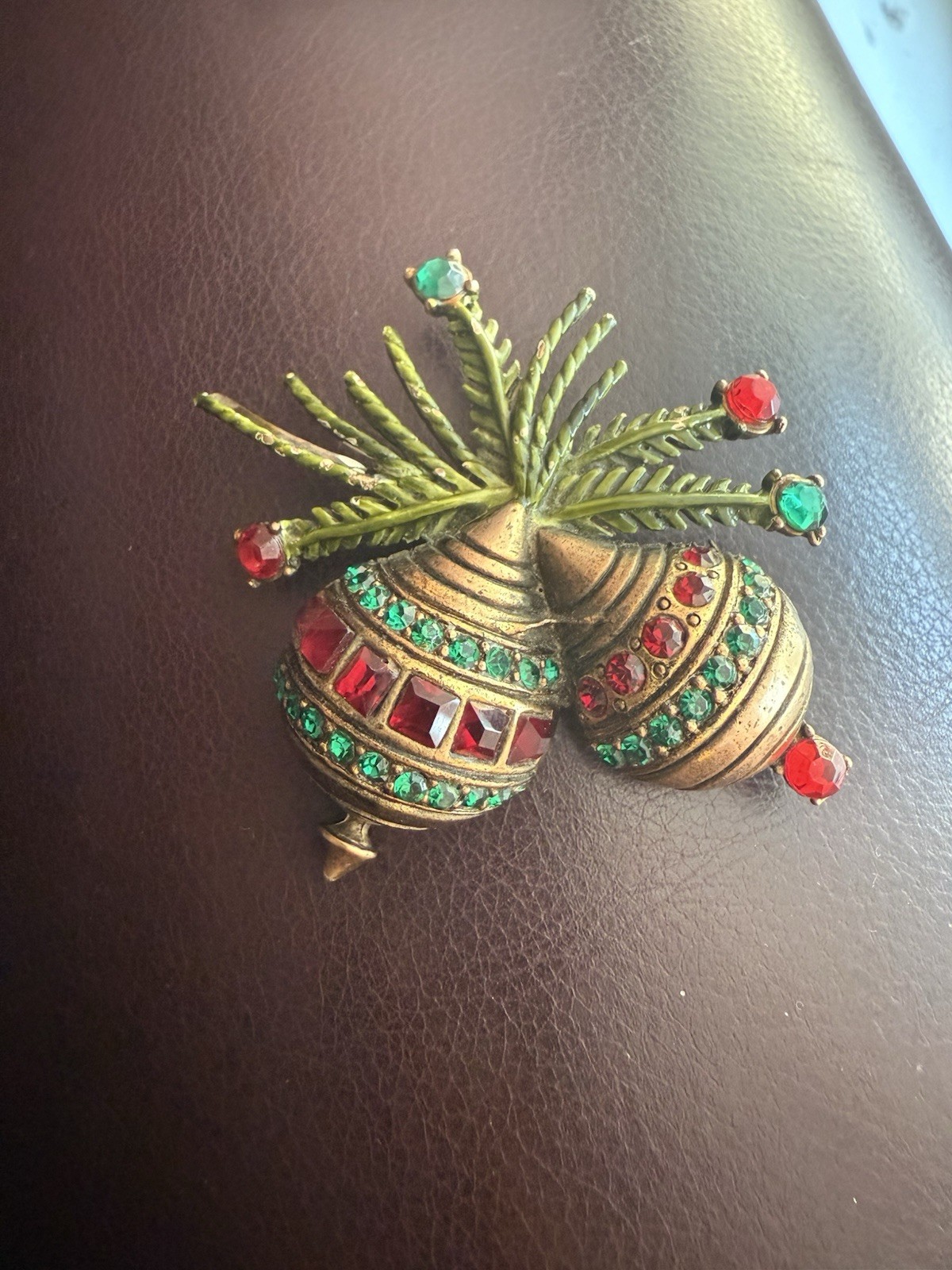 Christmas Holiday Doubke Ornament Holly Vintage Figural Brooch Hollycraft