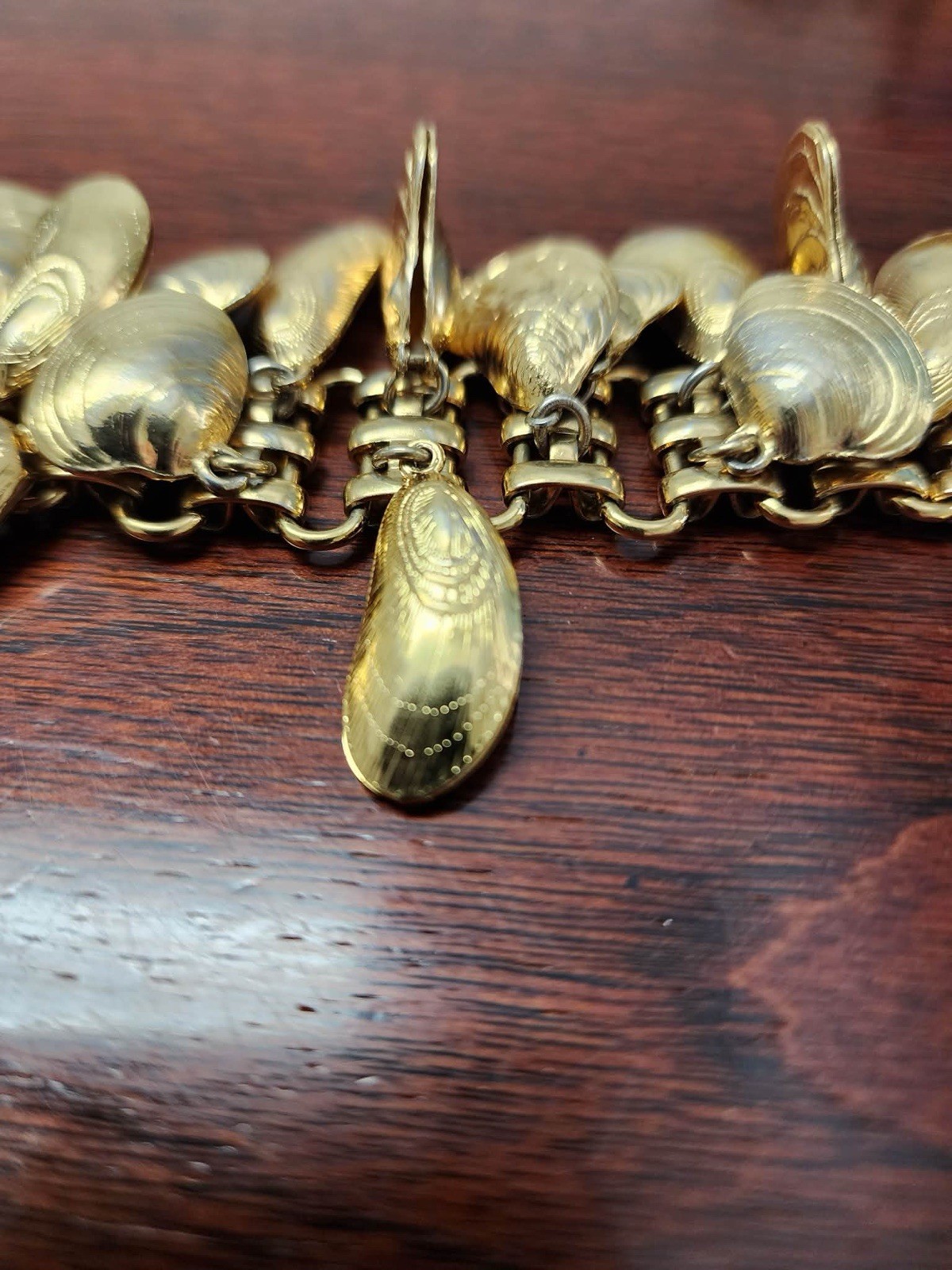 Napier Eugene Bertolli Clam, Oyster & Mussel Shell Gold Tone Charm Bracelet 1980