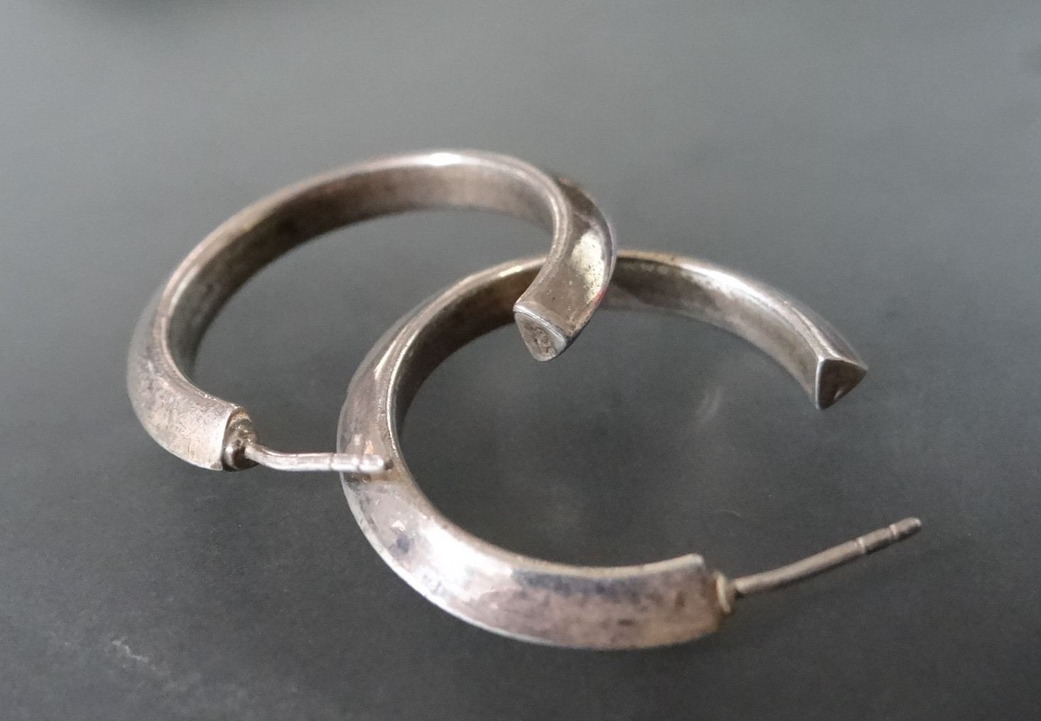 vintage 925 Sterling Silver Hoop Earrings puffy style 1″ wide 4g