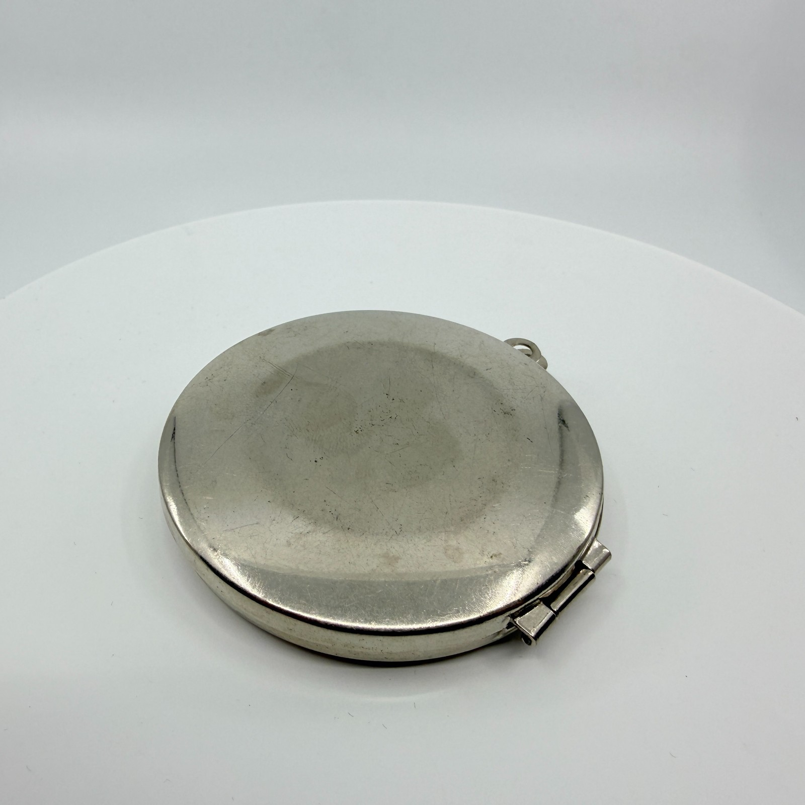 VTG Modern 2016 Commemorative Oversized Silver Tone Round Photo Locket Pendant