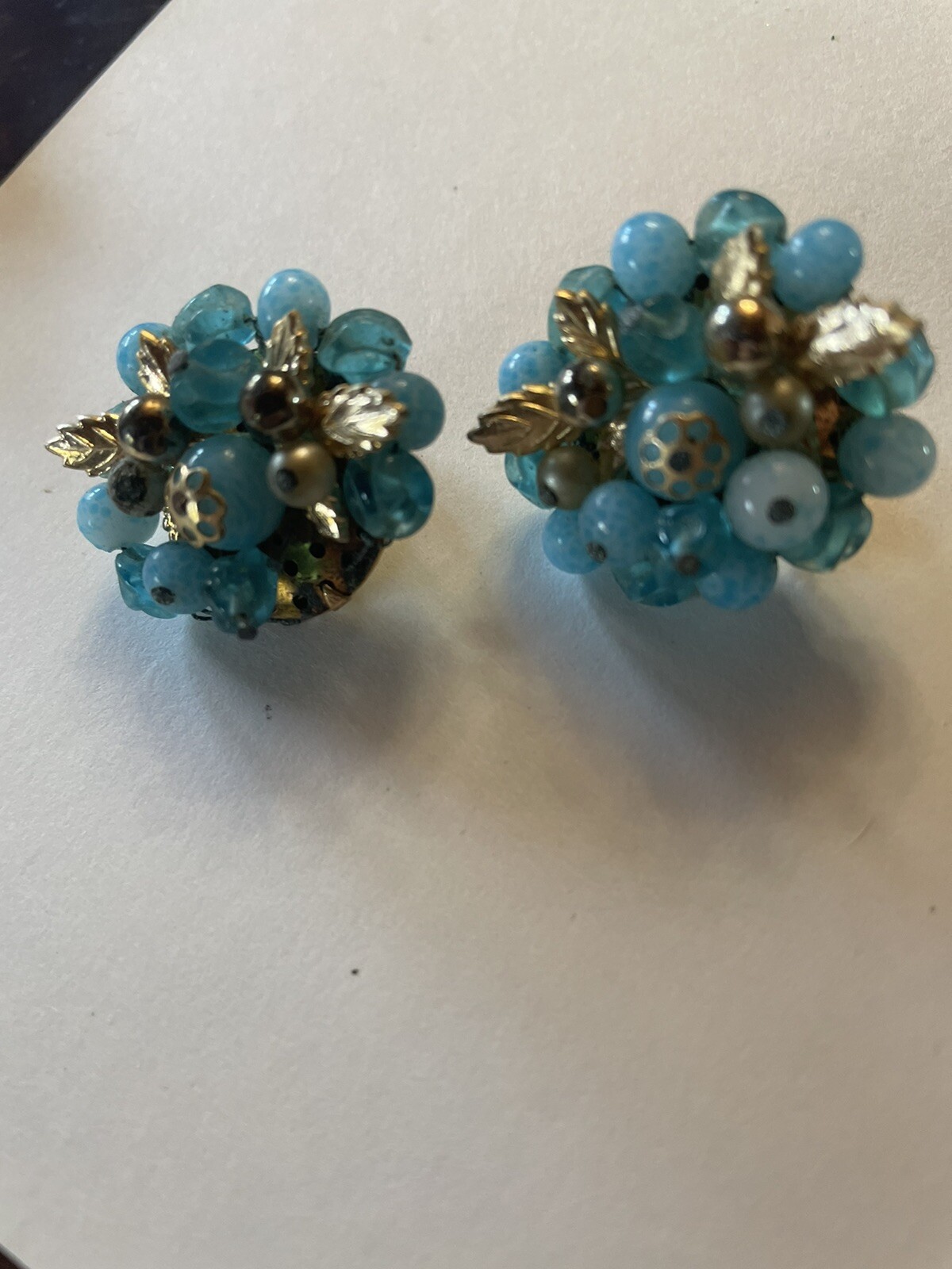 3 pair Vintage Tropical Island Multi Color Art Beach Clip Earrings. Rare Ref #17