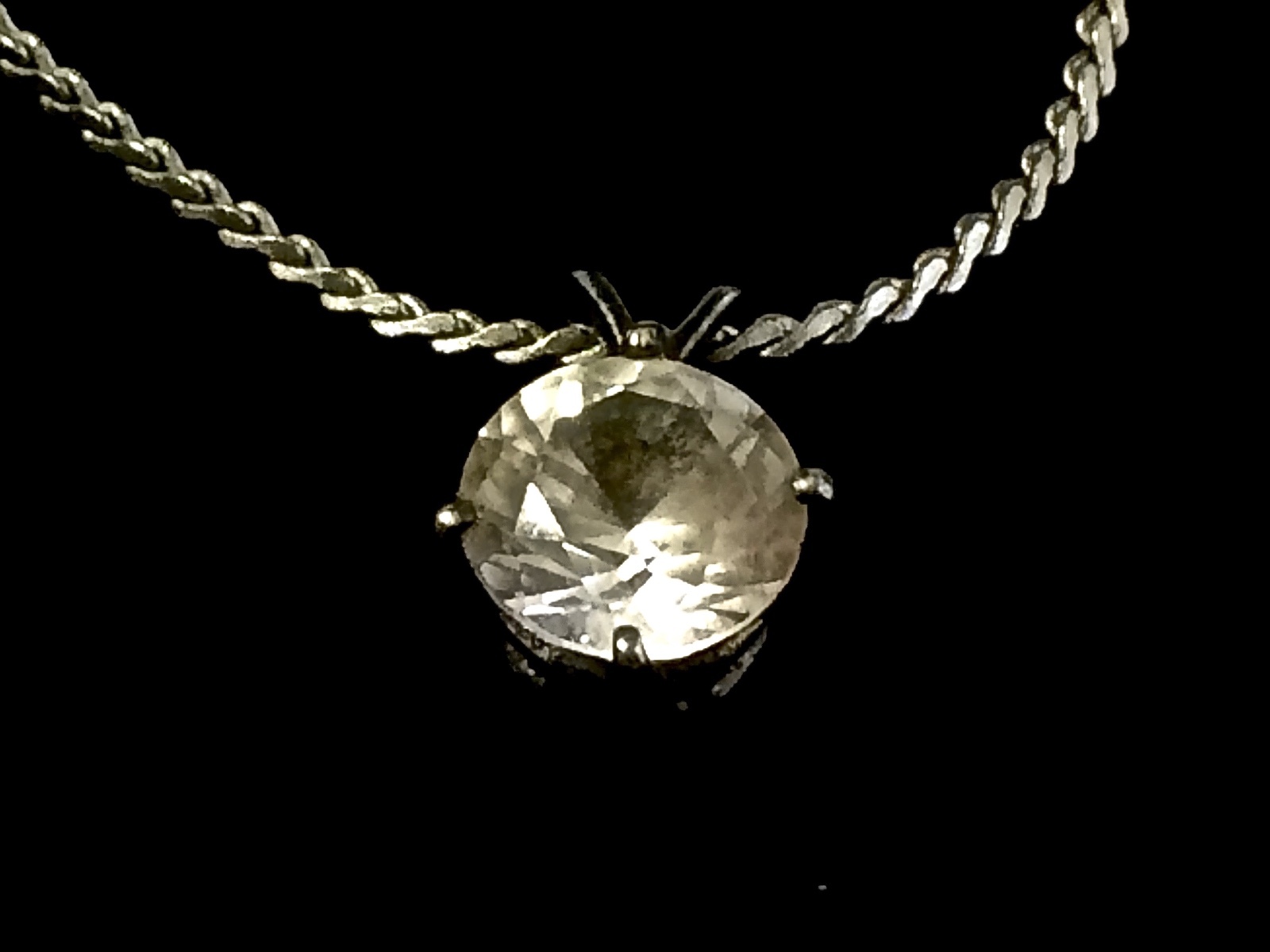 Classic Look Large Glass Jewel in Silver Color Setting & Chain Pendant Chain Set
