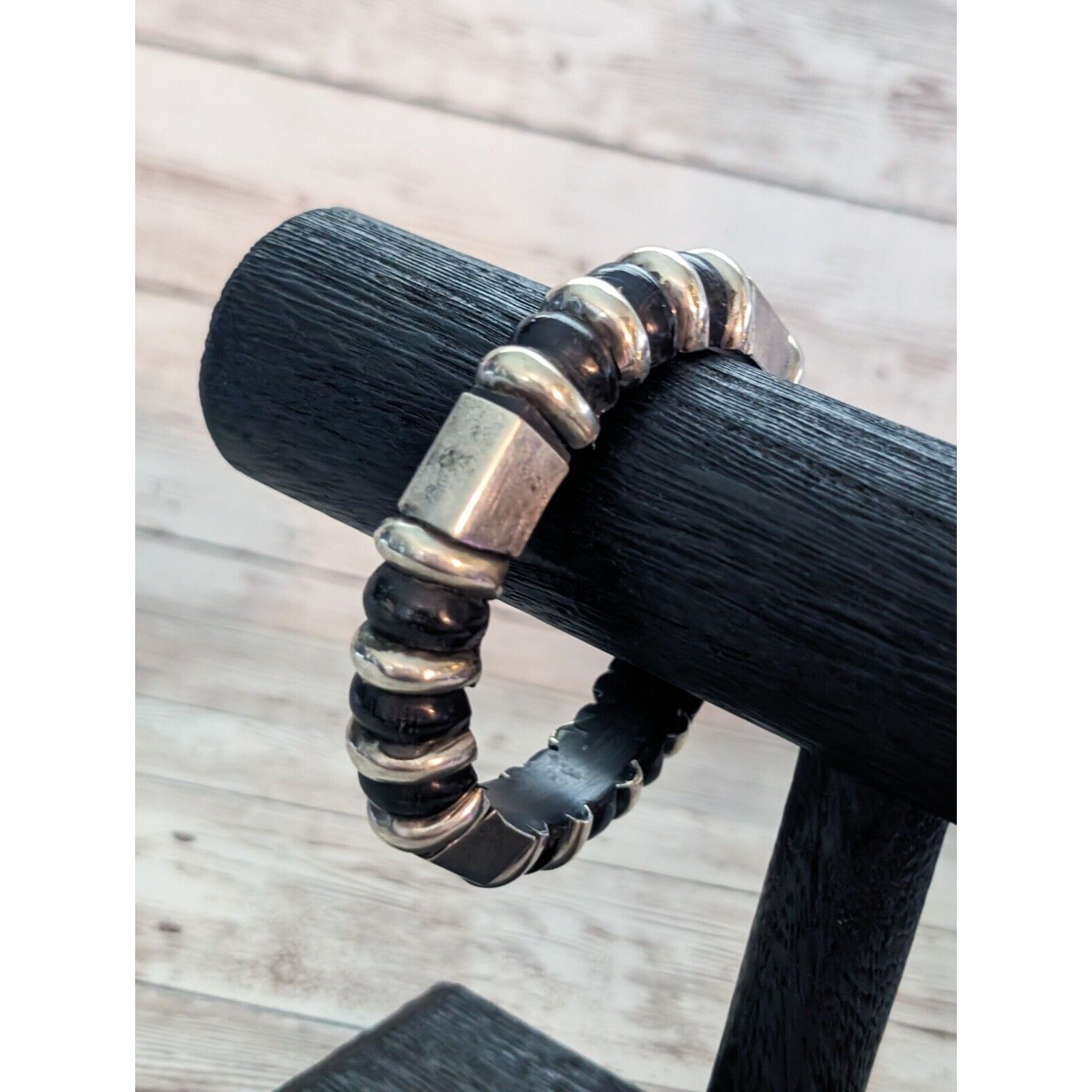 Vintage Bracelet Chunky Black & Silver Tone – Marks and Signs of Wear