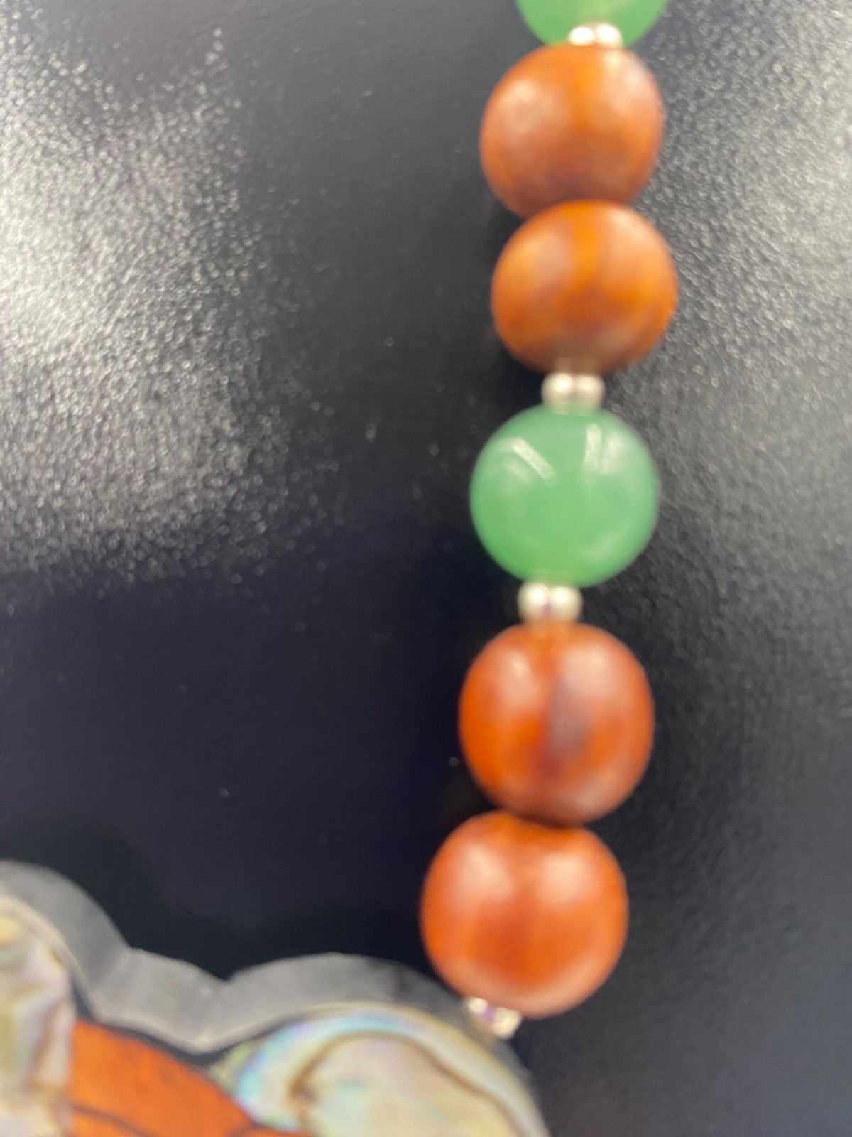 Summer Trapical Vacation Cruises Turtle Pendant Jade Wood Pearl Vtg Lee Sands