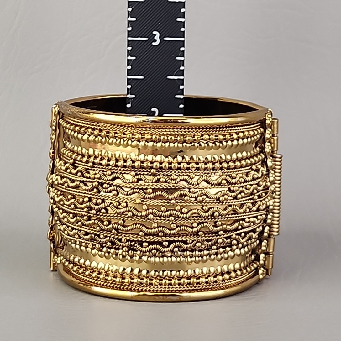 Vintage Wide Bangle Bracelet Hinged Gold Tone Wavy Texture Spring Loaded 6.75″
