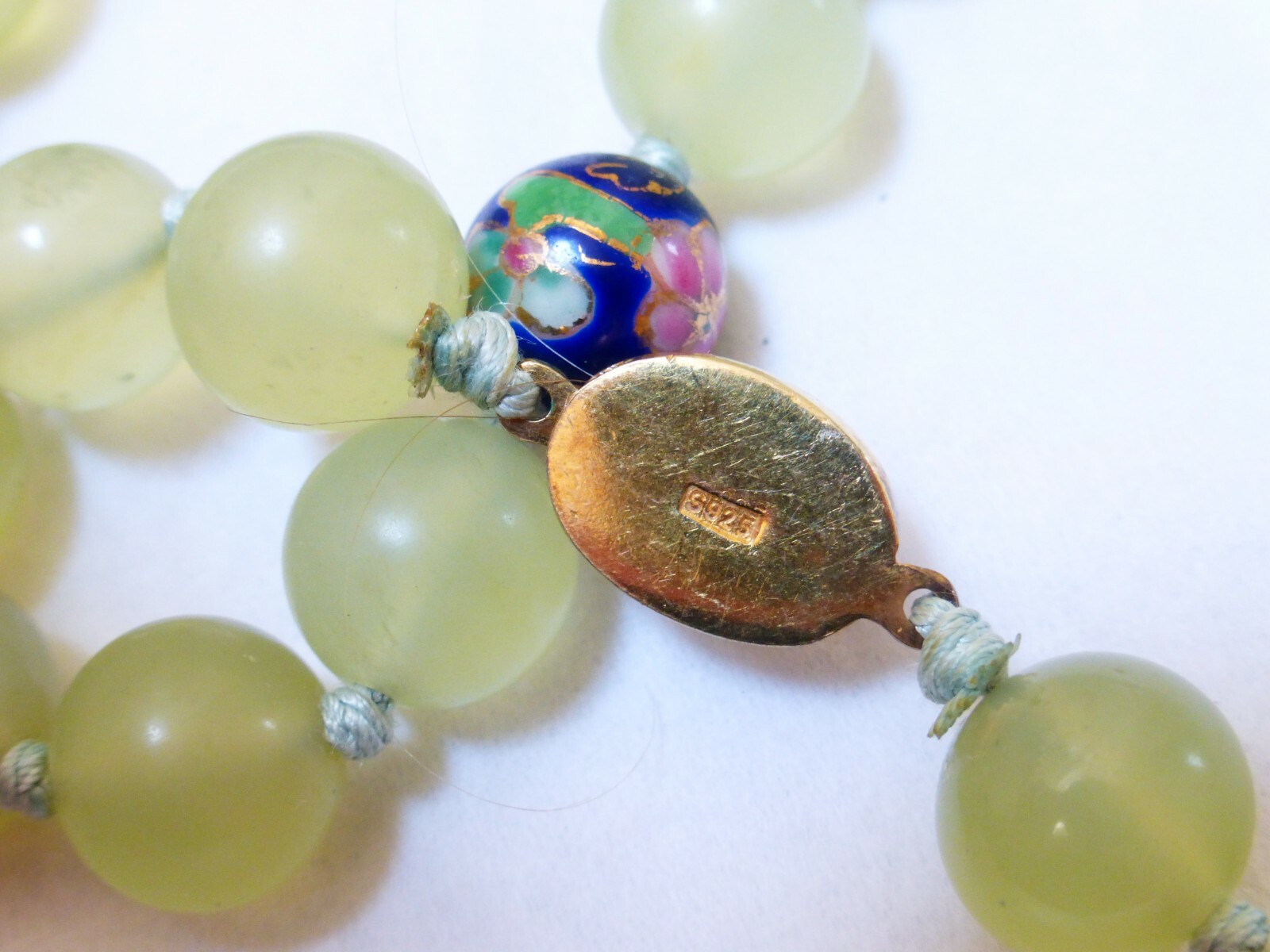 CHINESE VINTAGE CLOISONNE JADE 12mm BEADED NECKLACE, SILVER CLASP