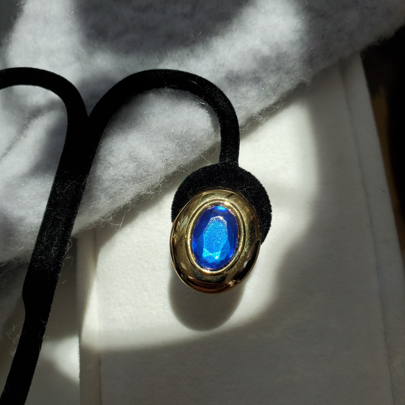 Clip On Earrings Faceted Blue Stone Designer VTG Gold Tone Lightweight with Pads