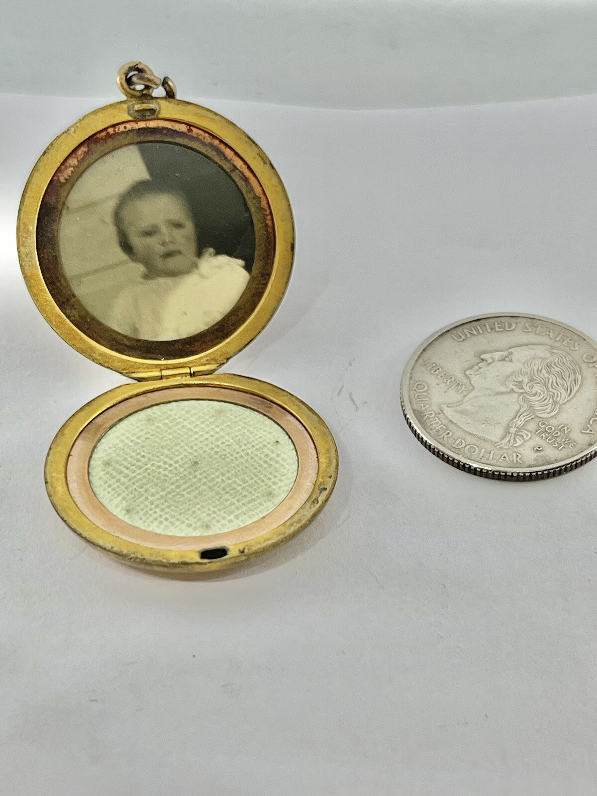 Antique Art Nouveau Rolled Gold Stars Round Locket Pendant with 8 Paste Stones