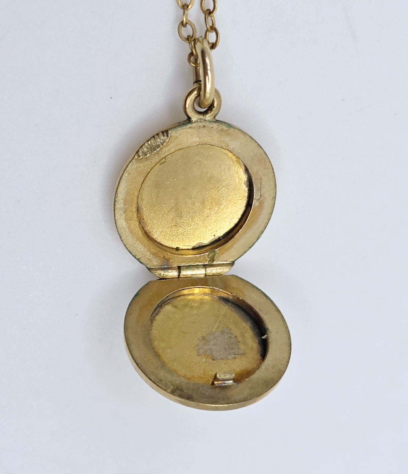 Vintage WRE WE Richards 14K Gold Filled Tiny Locket Necklace Engraved Pendant