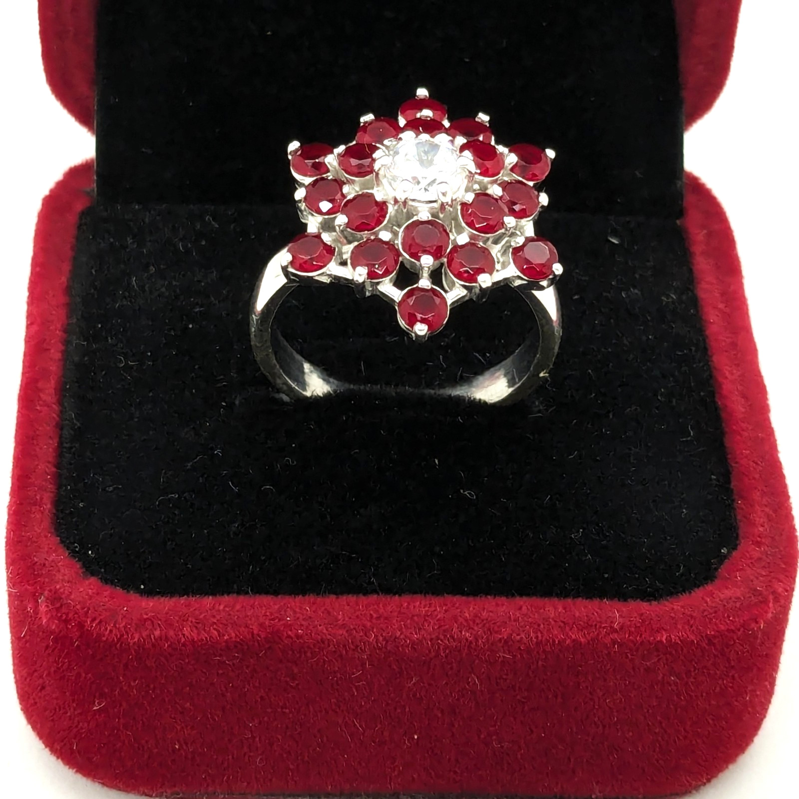 Vintage Luxury RING Sterling Silver 925 with Bright Stones -size: 7.5 (18mm) #68