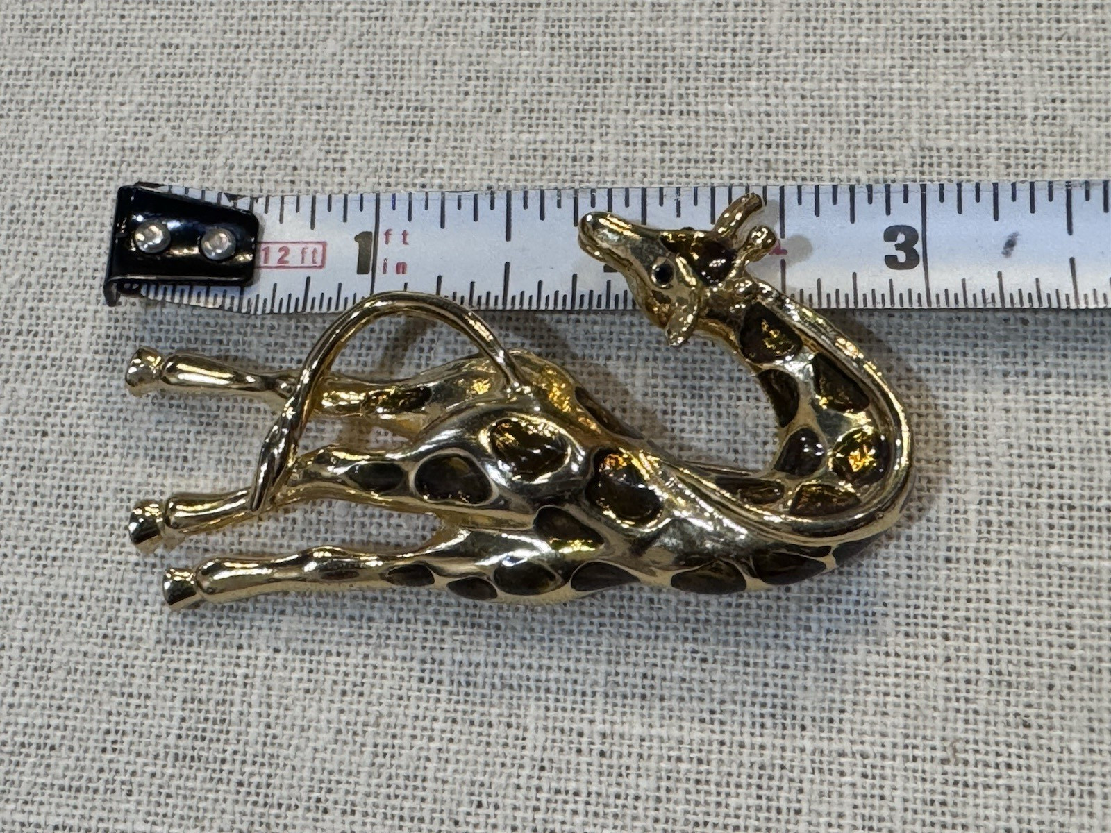 Vintage Goldtone Enamel Giraffe Animal Brooch Pin 3″ Long
