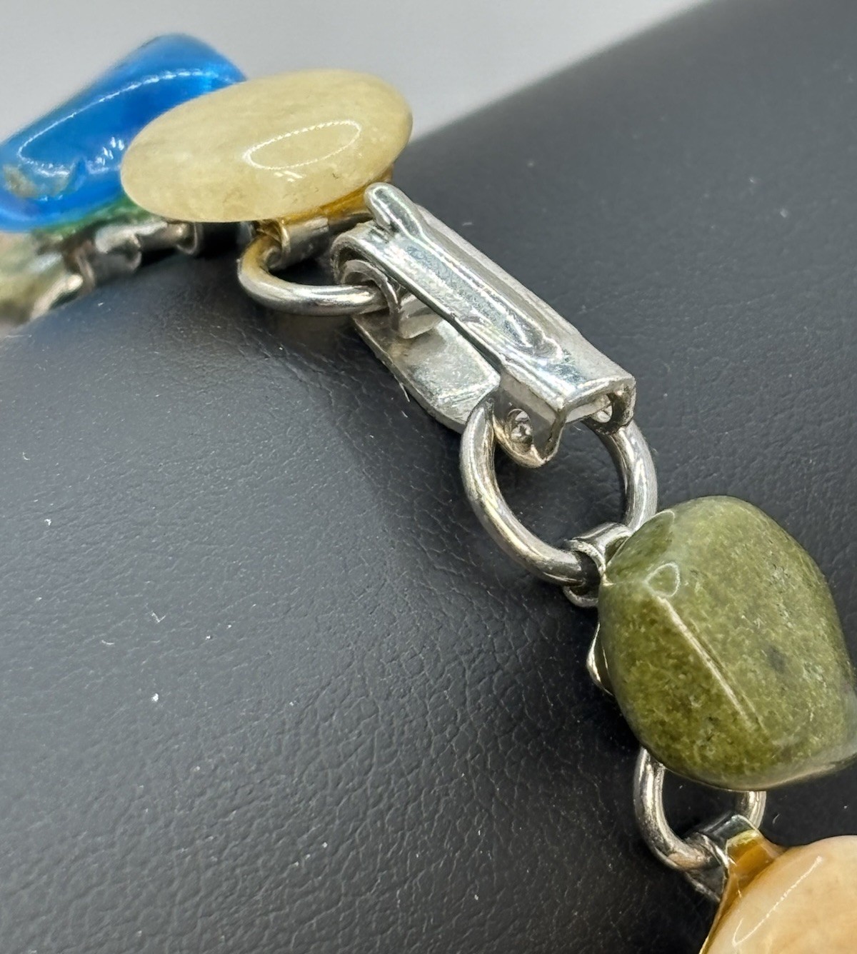 Vintage Link Polished Stone Glass Tumbled Agate Bracelet Rainbow 6.5”