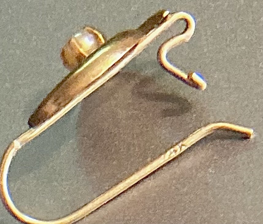 Mid century single antique 14K gold abstract swirl and natural pearl earring