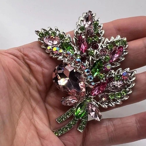 Vintage Crystal Glass Flower Rhinestone Brooch Women’s Pins Clothing Accessories
