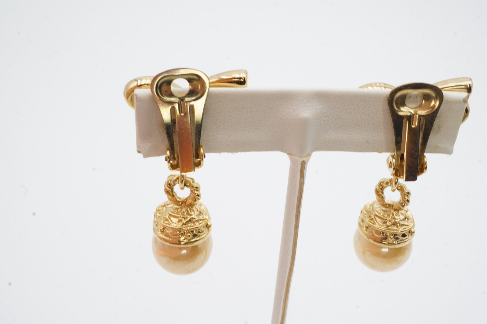 Vintage Clip On Earrings Gold Tone Faux Pearl F4