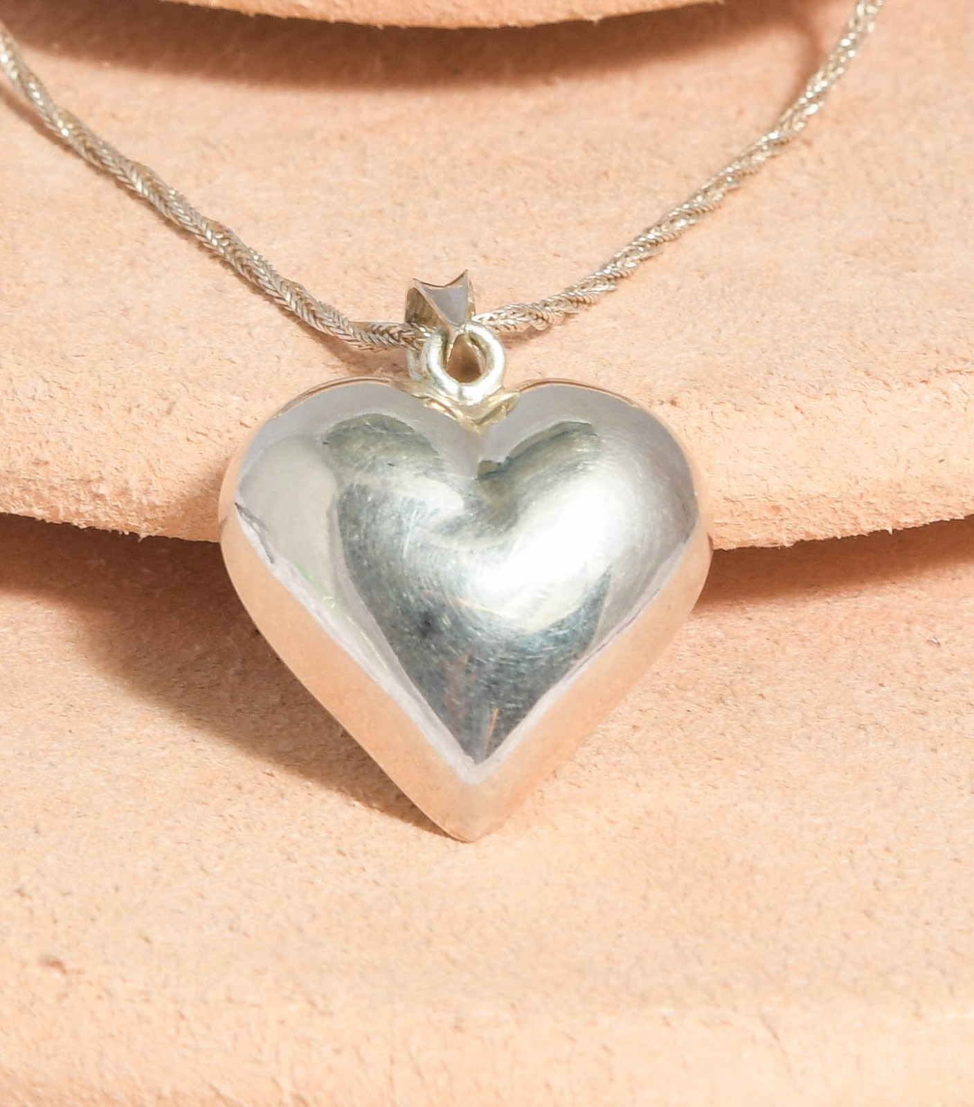 Vintage 7″ 925 Italian ISC sterling silver bracelet w/large puffed heart — B
