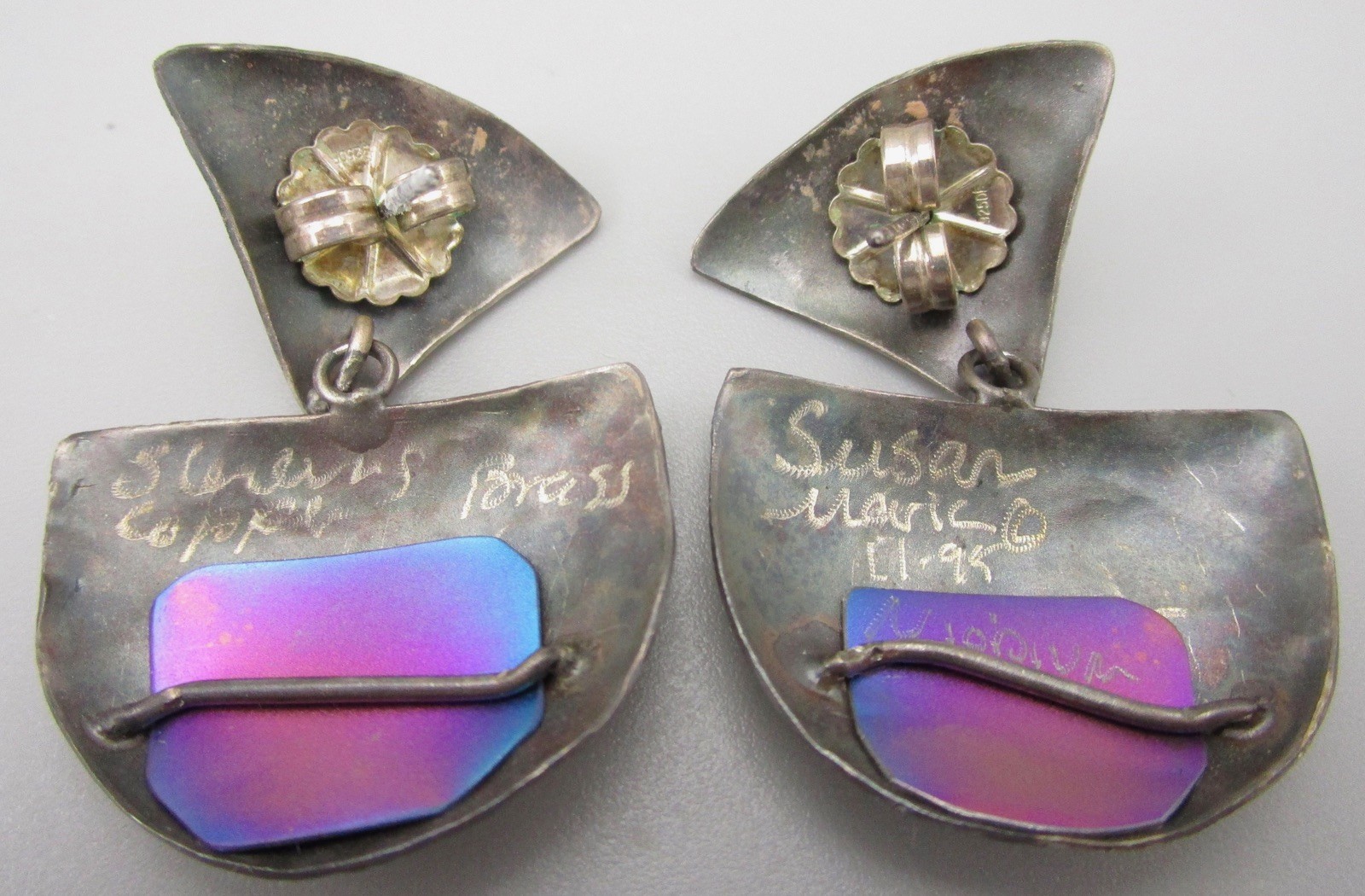 UNUSUAL SUSAN MARIA BUCKLEY STERLING AMETHYST MODERNIST BROOCH & EARRINGS SET 