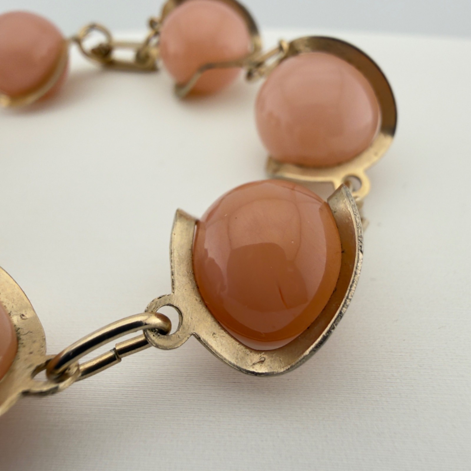 Vintage Stone Bracelet Caged Wire Wrapped Gold Tone 6.25″